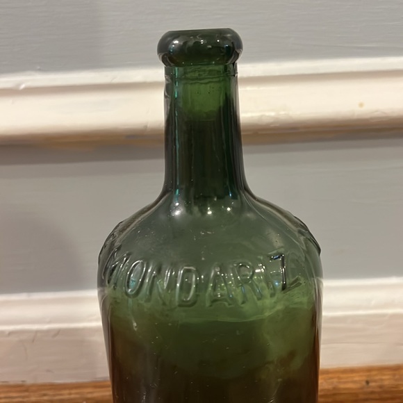 VINTAGE GREEN GLASS BOTTLE WITH GALIAC WRITING - Picture 4 of 6